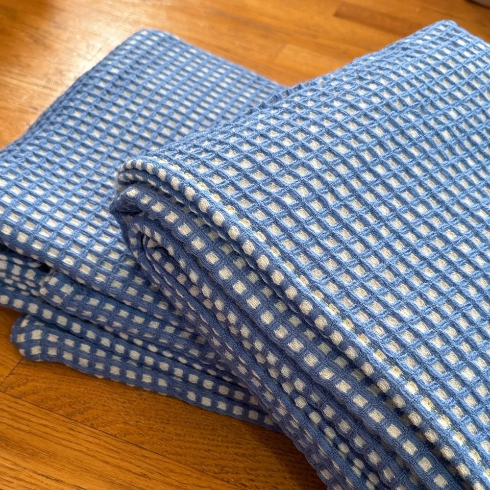 Blue and White Checkered 2 Blanket Set NEW 5ft long by 4ft wide for each - Picture 4 of 9